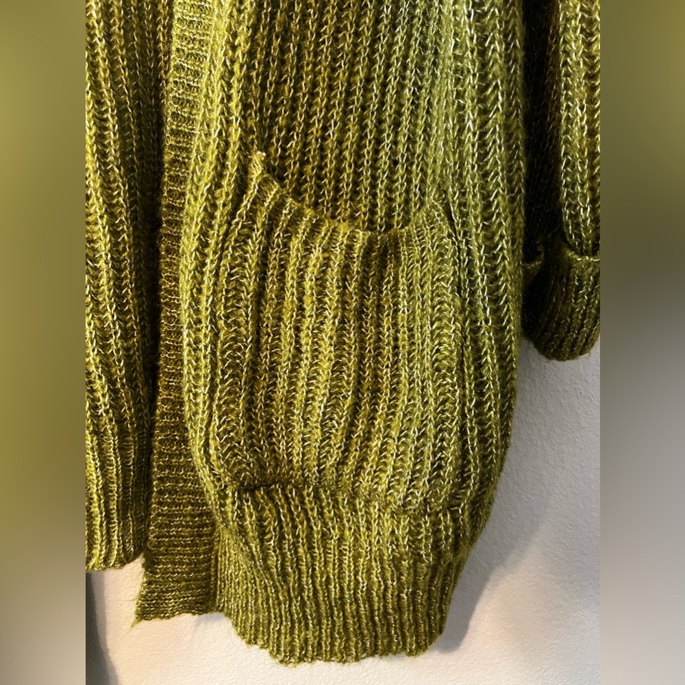 EC: Signature Studio Olive Green Open Sweater Cardigan! Size Medium. - Picture 4 of 9